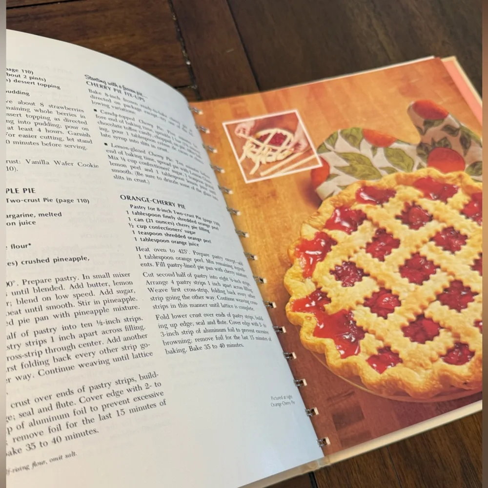 VINTAGE Betty Crocker's Good and Easy Cookbook